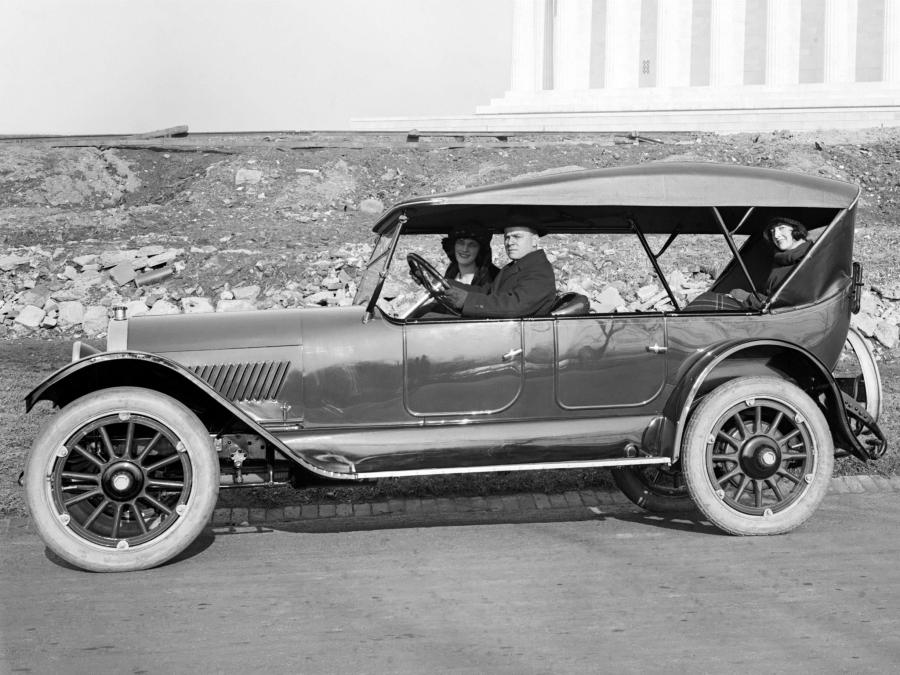  Oldsmobile Model 45 Touring 1917 года  (фото 12 из 12)